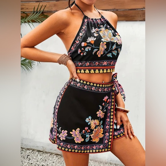 🔥❤️‍🔥 Vibrant Floral Crop Top & Mini Skort Outfit Set - Picture 3 of 9